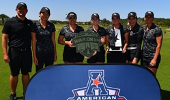 Women's Golf Clinches